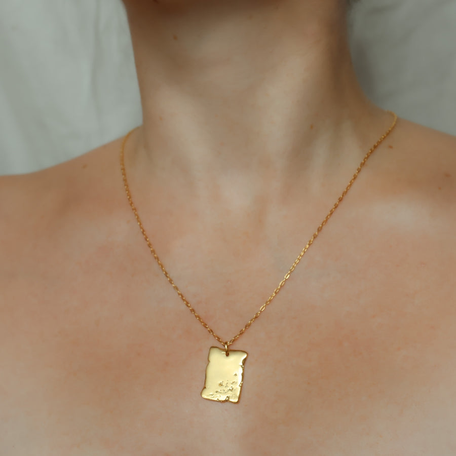 Distressed Pendant Necklace